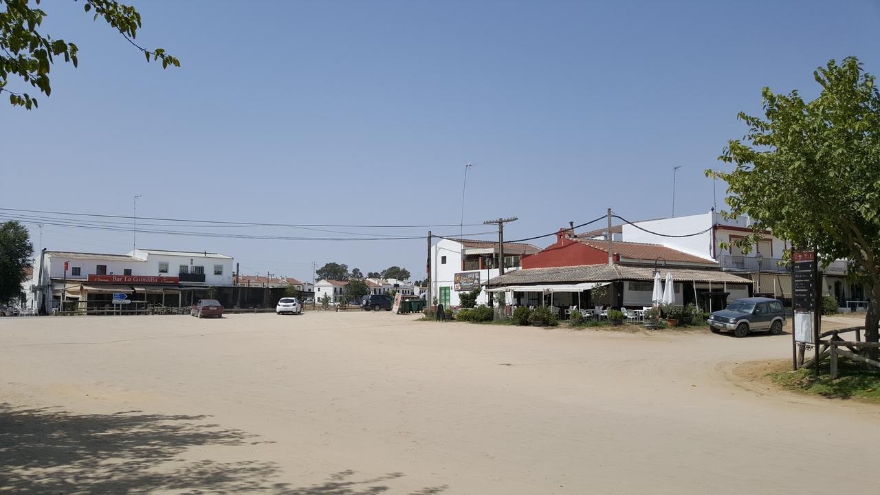 Hospederia Rural Las Buganvillas El Rocío Esterno foto