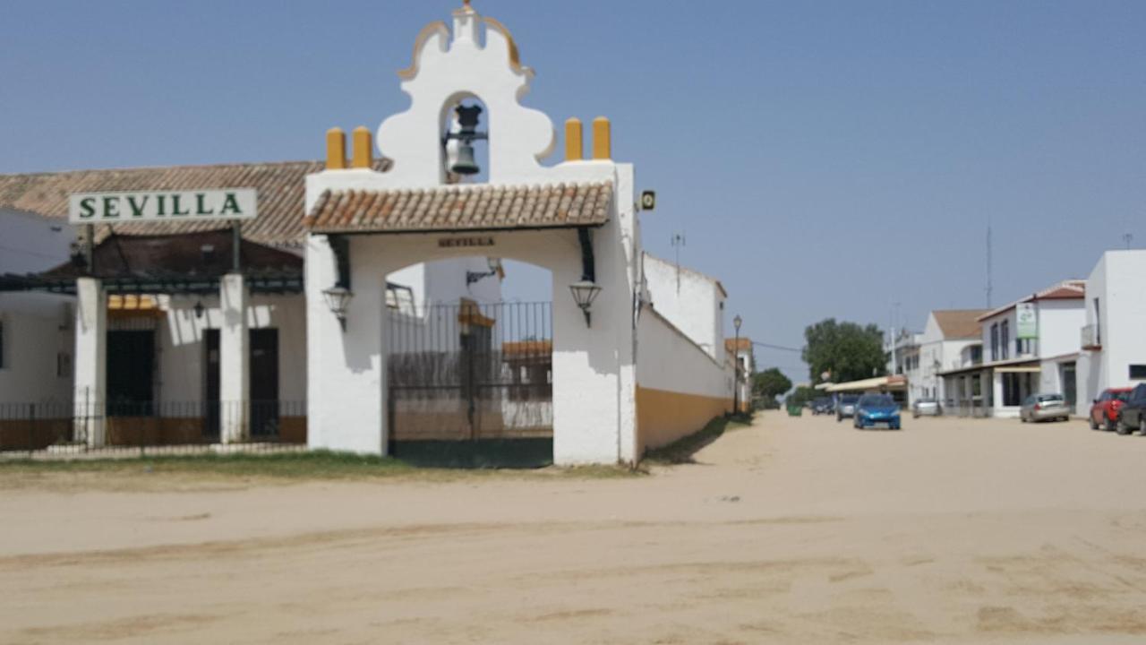 Hospederia Rural Las Buganvillas El Rocío Esterno foto